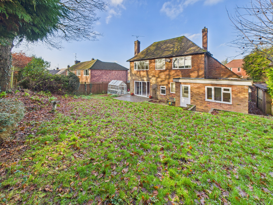3 bed detached house for sale in Pollards Drive, Horsham - Property Image 15