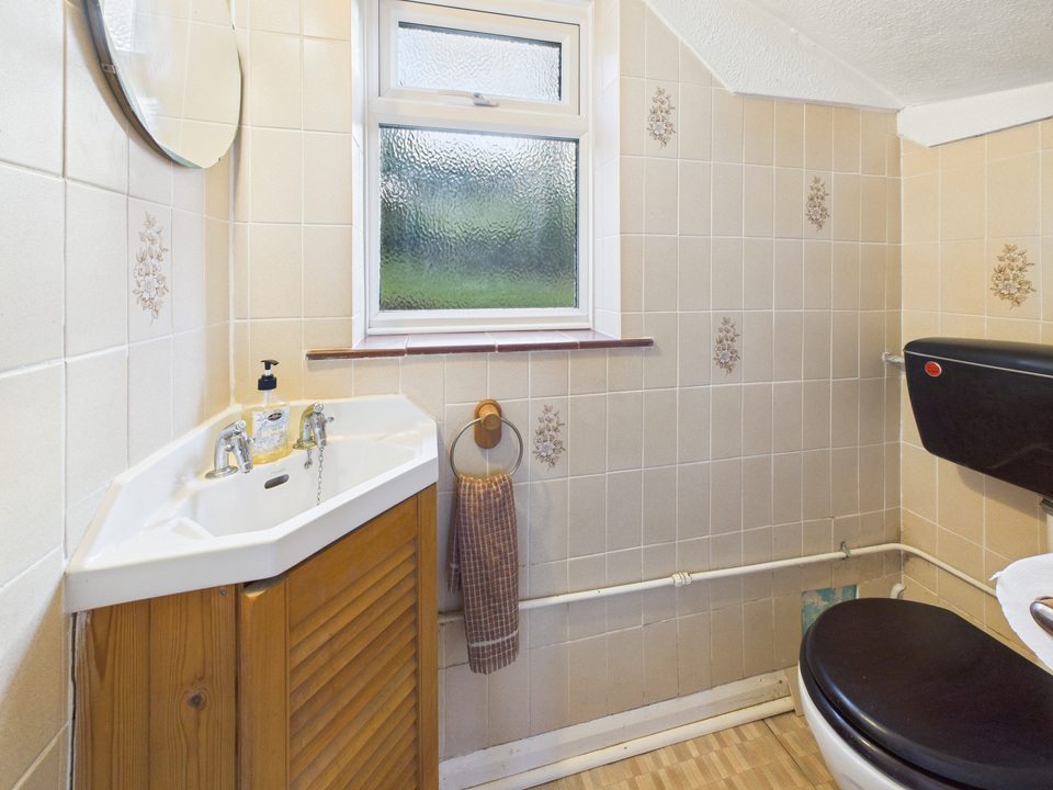 3 bed detached house for sale in Pollards Drive, Horsham - Property Image 6