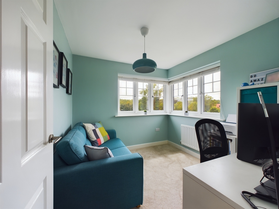 2 bed apartment for sale in Lodge House, Millpond Lane, Faygate  - Property Image 6