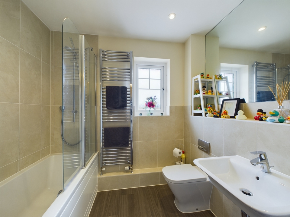 2 bed apartment for sale in Lodge House, Millpond Lane, Faygate  - Property Image 7