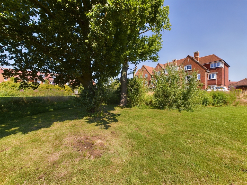 2 bed apartment for sale in Lodge House, Millpond Lane, Faygate  - Property Image 11