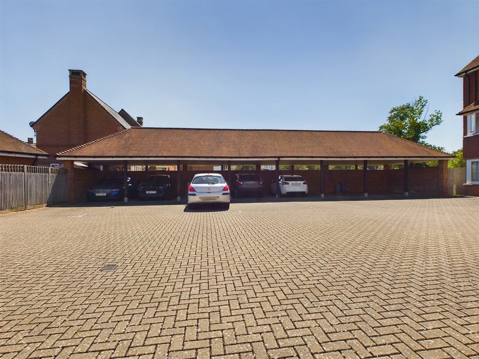 2 bed apartment for sale in Lodge House, Millpond Lane, Faygate  - Property Image 14