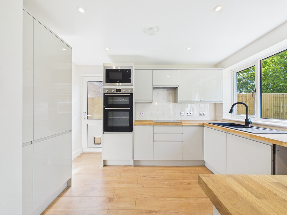 3 bed detached house for sale in The Marts, Rudgwick  - Property Image 3