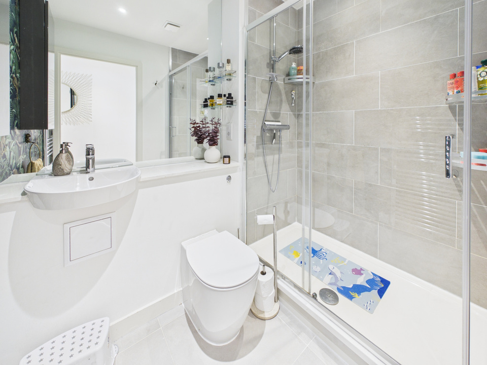 2 bed apartment for sale in 17 Prewetts Mill Apartments, Mill Bay Lane, Horsham, West Sussex  - Property Image 16