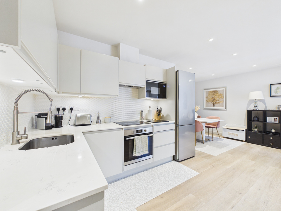 2 bed apartment for sale in 17 Prewetts Mill Apartments, Mill Bay Lane, Horsham, West Sussex  - Property Image 10