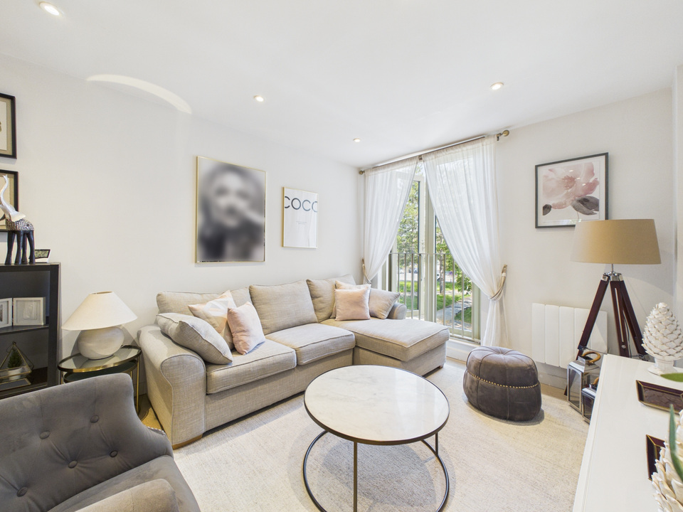 2 bed apartment for sale in 17 Prewetts Mill Apartments, Mill Bay Lane, Horsham, West Sussex  - Property Image 2