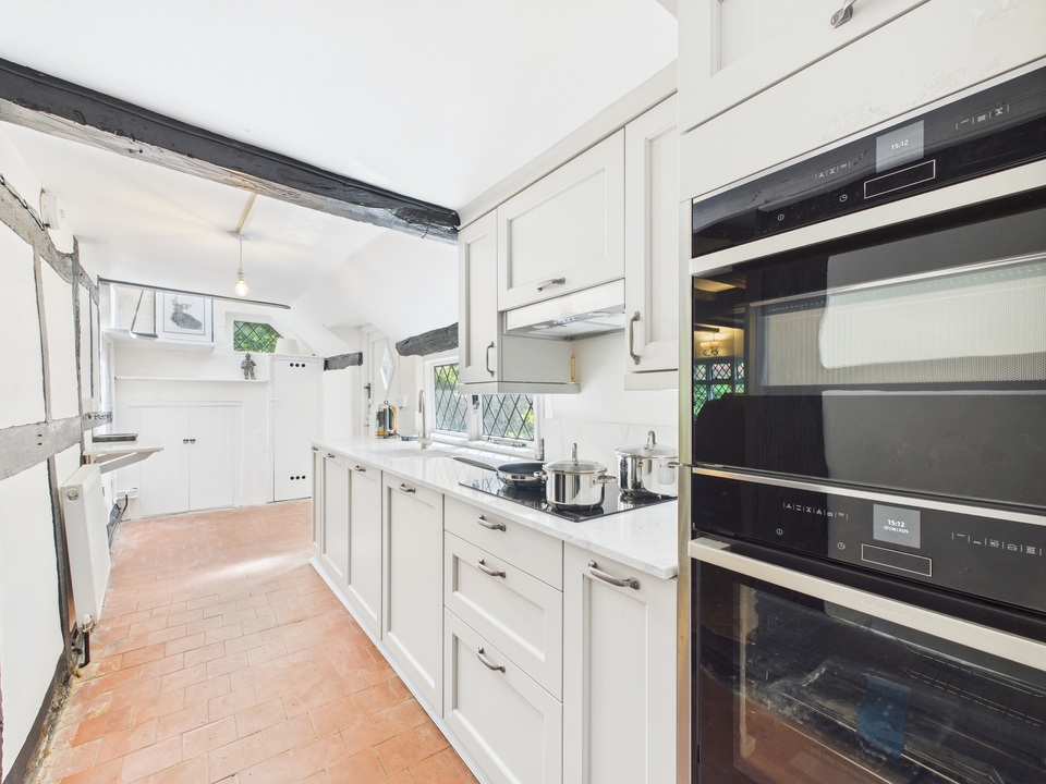 2 bed detached house for sale in Wickhurst Lane, Broadbridge Heath  - Property Image 3