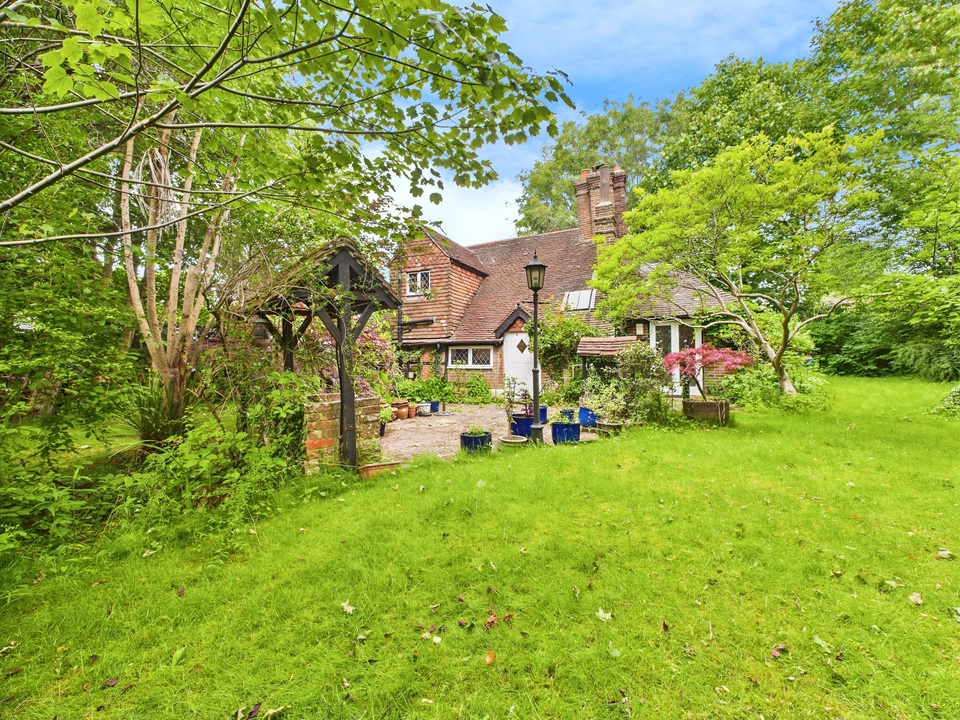 2 bed detached house for sale in Wickhurst Lane, Broadbridge Heath  - Property Image 10