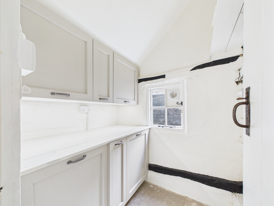 2 bed detached house for sale in Wickhurst Lane, Broadbridge Heath  - Property Image 16