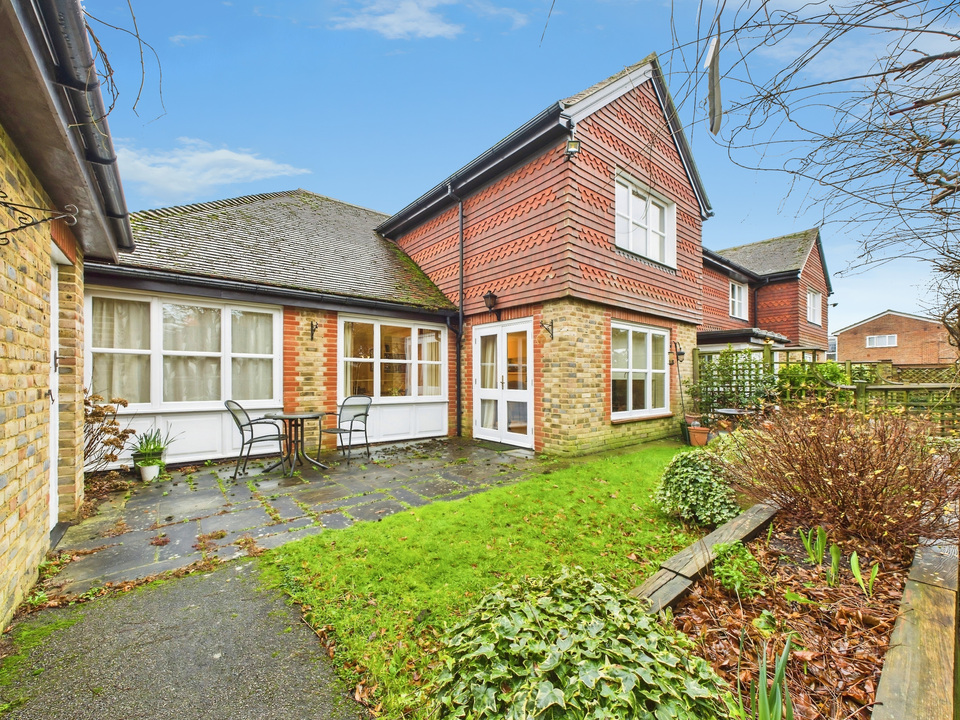 2 bed terraced house for sale in Bluecoat Pond, Christs Hospital, Horsham, West Sussex - Property Image 10