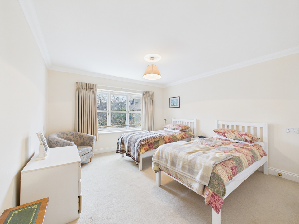 2 bed terraced house for sale in Bluecoat Pond, Christs Hospital, Horsham, West Sussex - Property Image 8