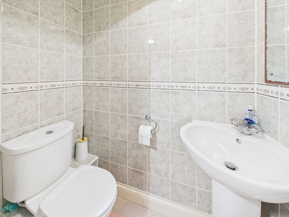 2 bed terraced house for sale in Bluecoat Pond, Christs Hospital, Horsham, West Sussex - Property Image 16