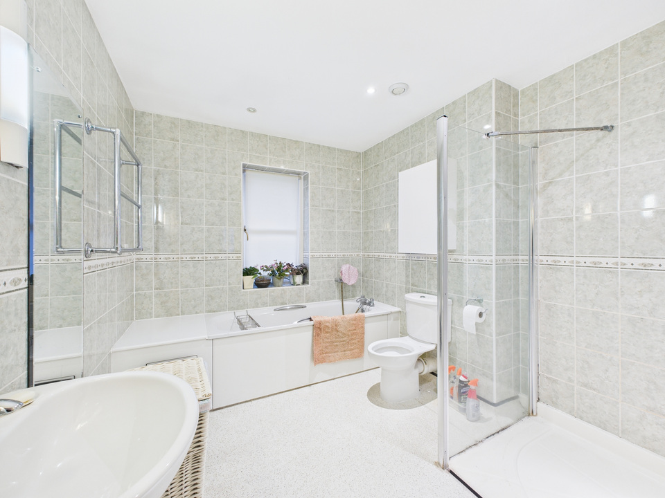 2 bed terraced house for sale in Bluecoat Pond, Christs Hospital, Horsham, West Sussex - Property Image 6