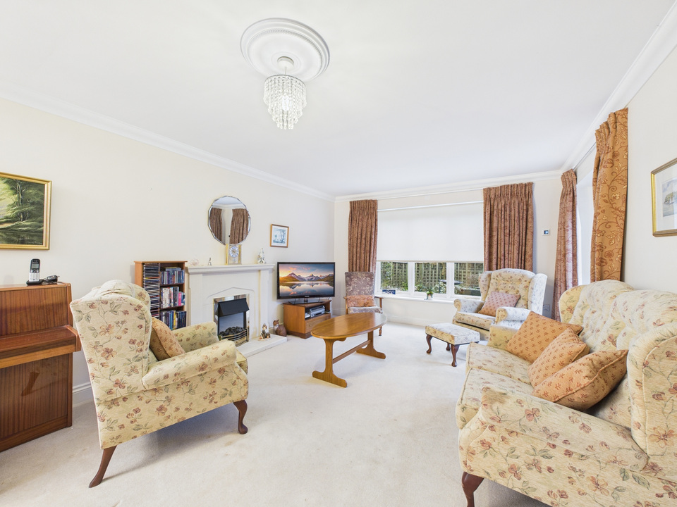 2 bed terraced house for sale in Bluecoat Pond, Christs Hospital, Horsham, West Sussex - Property Image 2