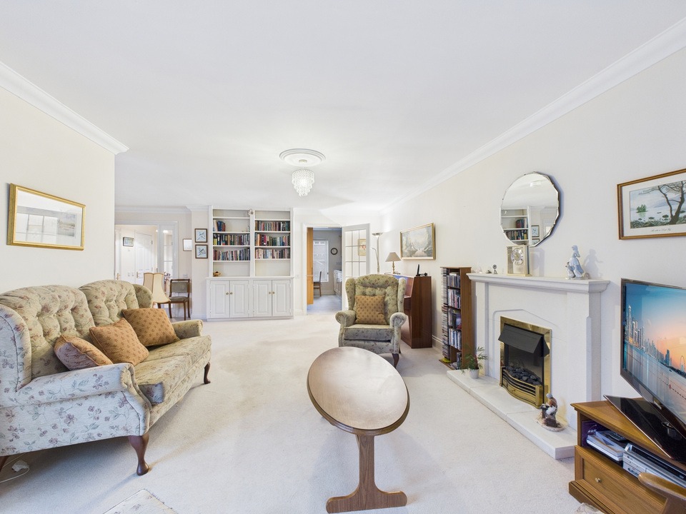 2 bed terraced house for sale in Bluecoat Pond, Christs Hospital, Horsham, West Sussex - Property Image 13