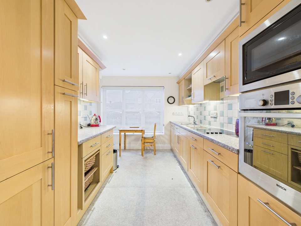 2 bed terraced house for sale in Bluecoat Pond, Christs Hospital, Horsham, West Sussex - Property Image 4