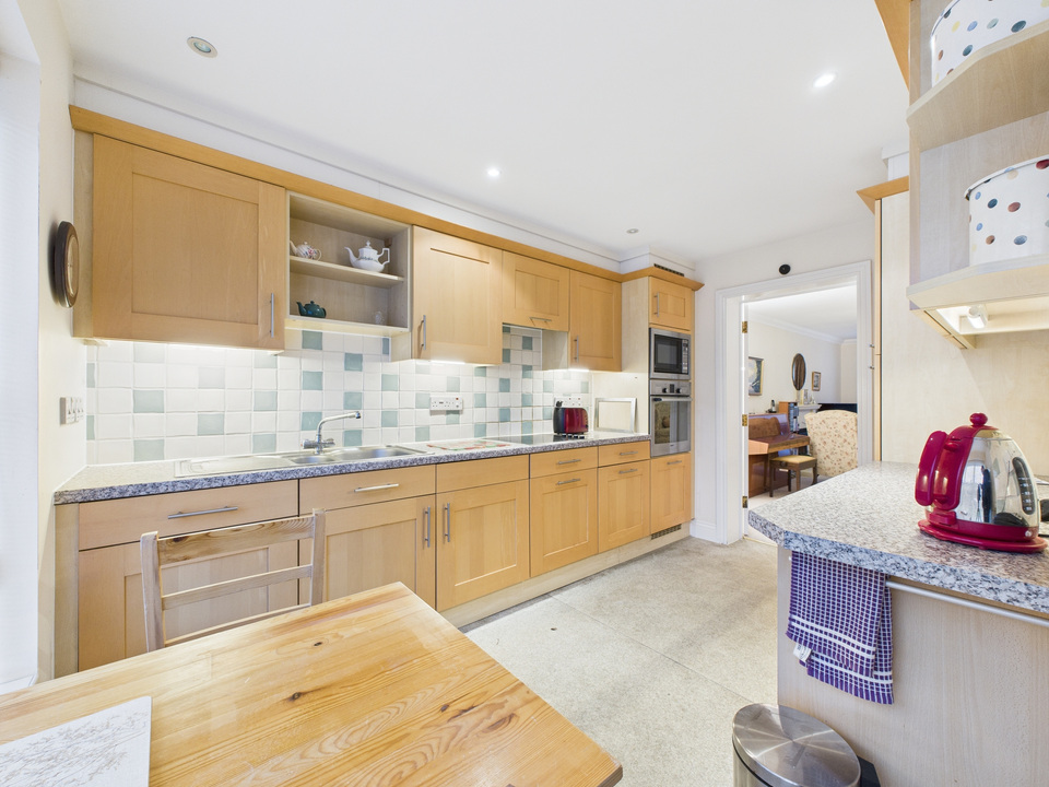 2 bed terraced house for sale in Bluecoat Pond, Christs Hospital, Horsham, West Sussex - Property Image 15