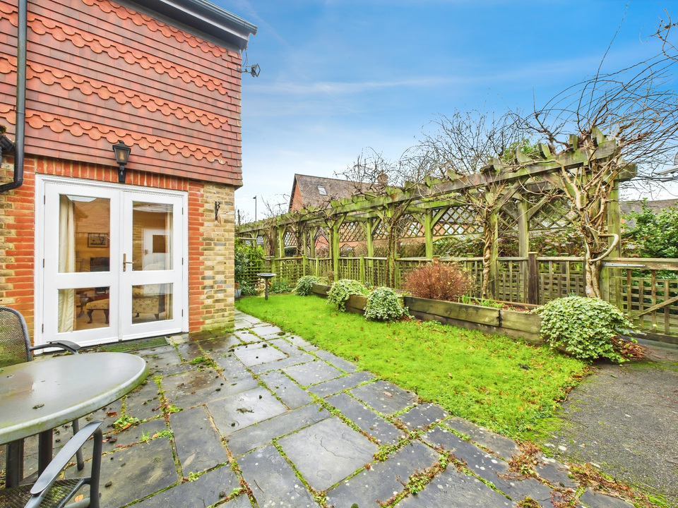 2 bed terraced house for sale in Bluecoat Pond, Christs Hospital, Horsham, West Sussex - Property Image 20