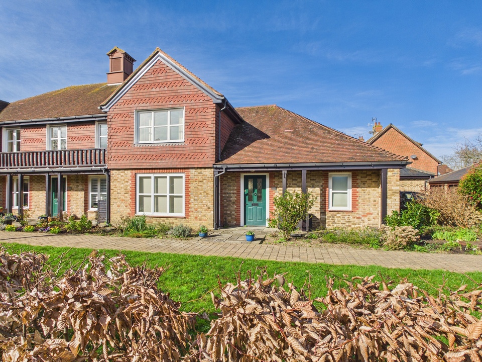 2 bed terraced house for sale in Bluecoat Pond, Christs Hospital, Horsham, West Sussex - Property Image 13