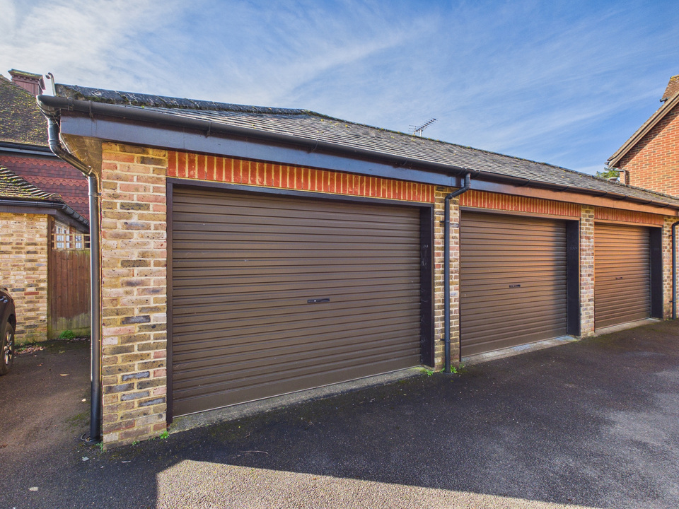 2 bed terraced house for sale in Bluecoat Pond, Christs Hospital, Horsham, West Sussex - Property Image 21