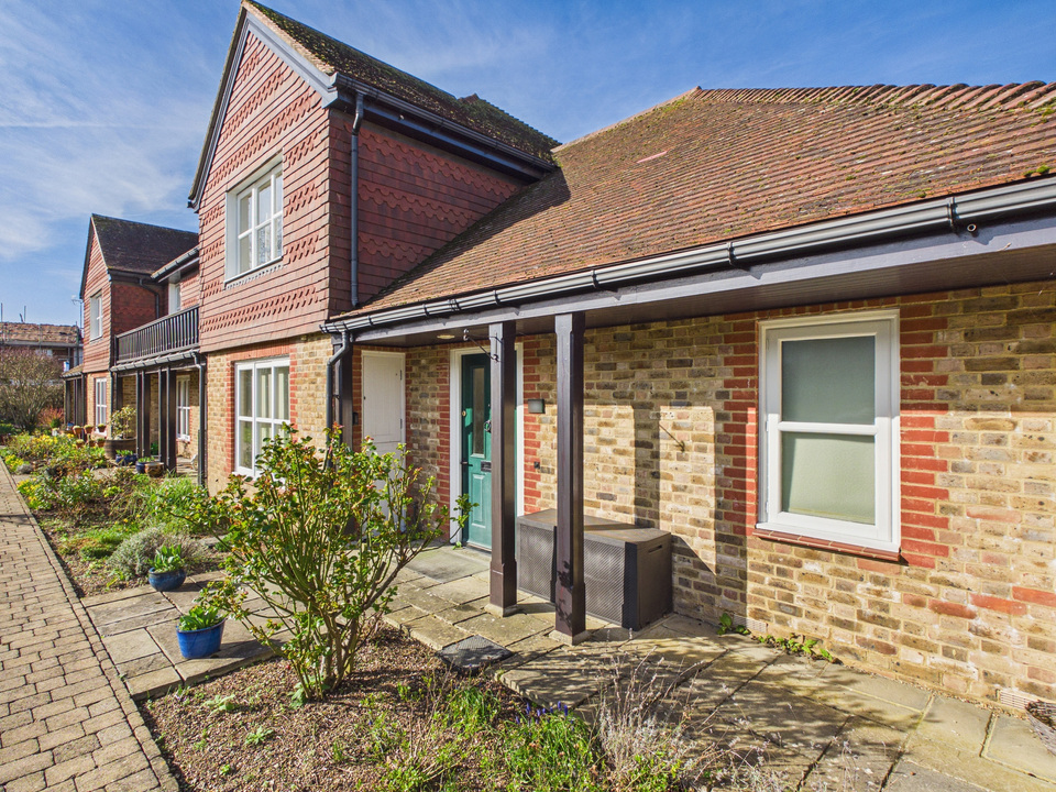 2 bed terraced house for sale in Bluecoat Pond, Christs Hospital, Horsham, West Sussex - Property Image 20