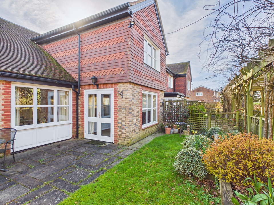 2 bed terraced house for sale in Bluecoat Pond, Christs Hospital, Horsham, West Sussex - Property Image 14