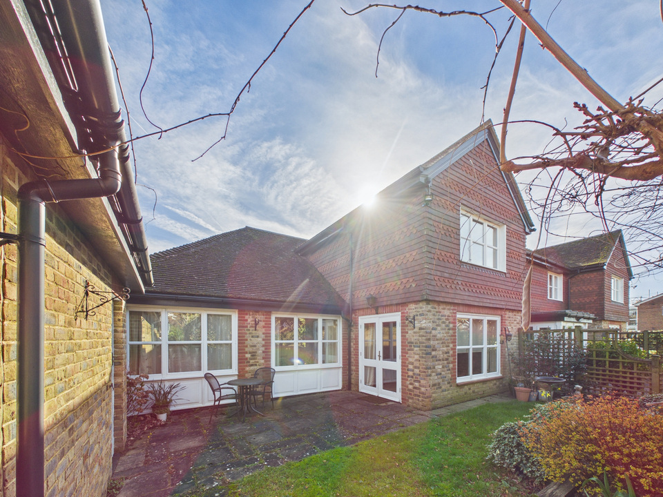 2 bed terraced house for sale in Bluecoat Pond, Christs Hospital, Horsham, West Sussex - Property Image 8
