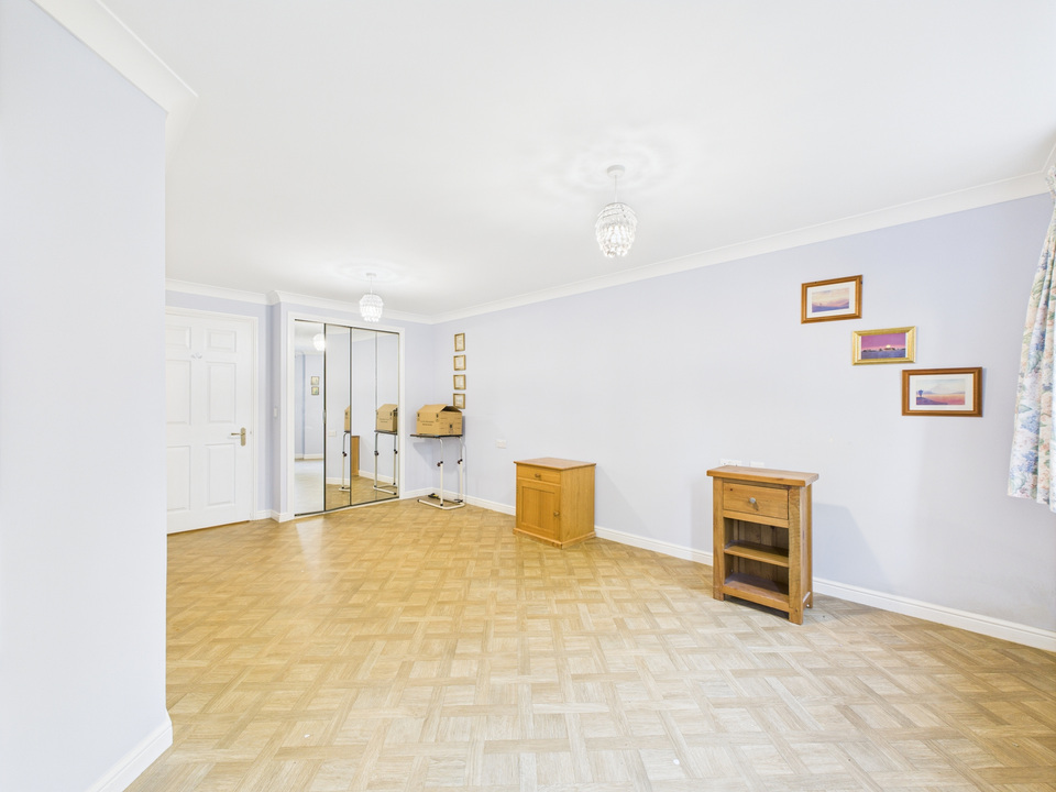 2 bed apartment for sale in Kings Road, Horsham  - Property Image 4