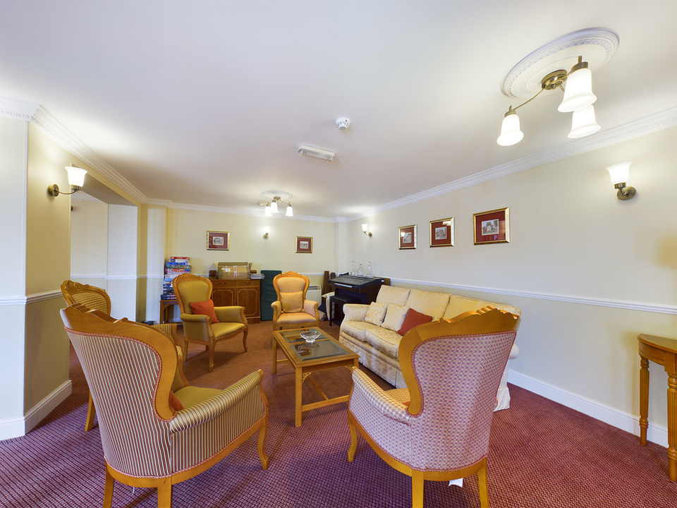 2 bed apartment for sale in Kings Road, Horsham  - Property Image 16