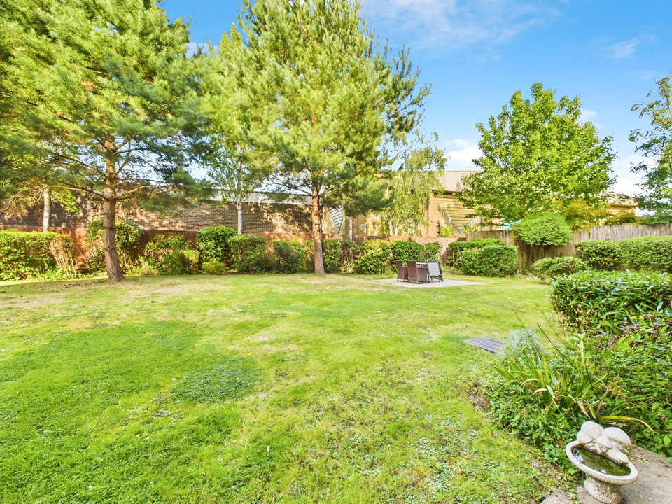 2 bed apartment for sale in Kings Road, Horsham  - Property Image 20