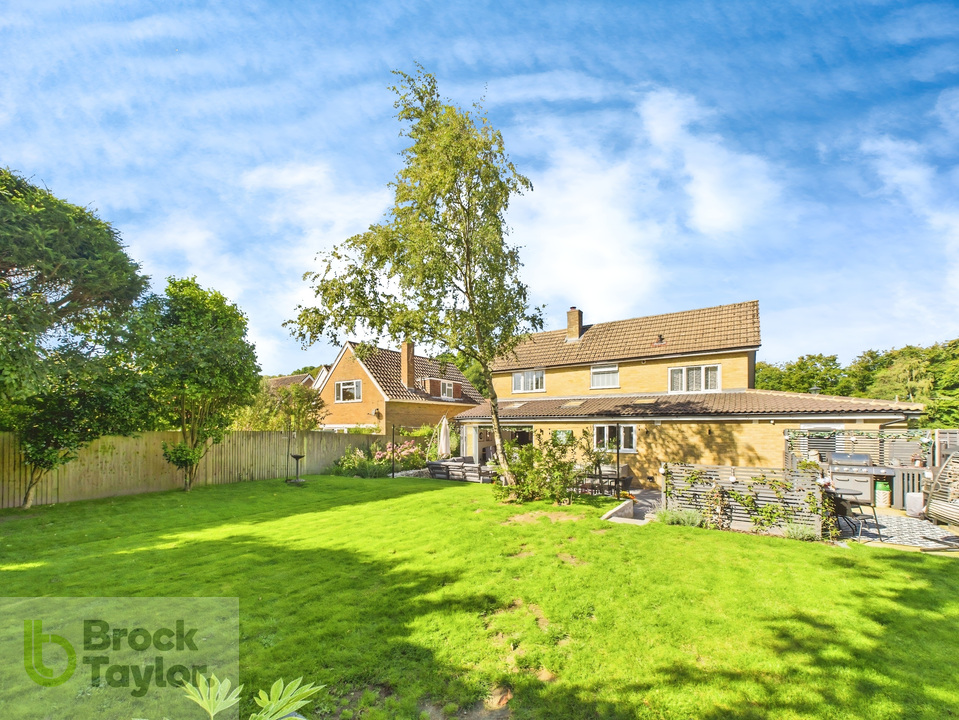 4 bed detached house for sale in Covert Mead, Handcross - Property Image 3