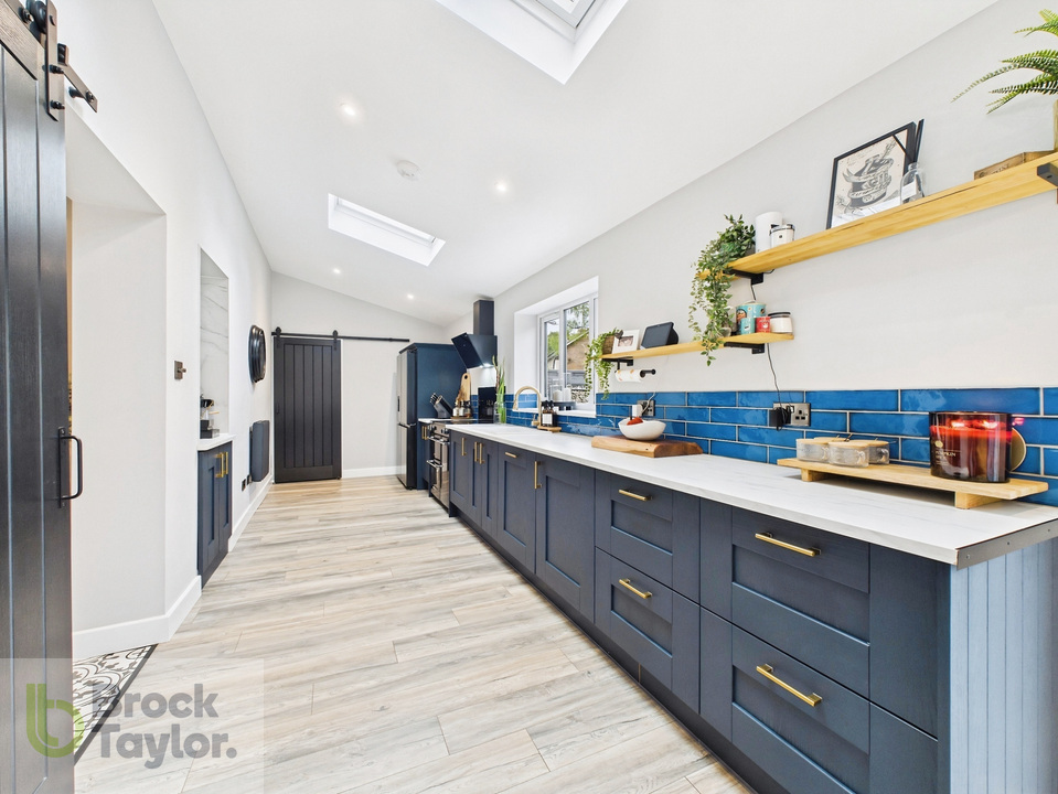 4 bed detached house for sale in Covert Mead, Handcross - Property Image 10