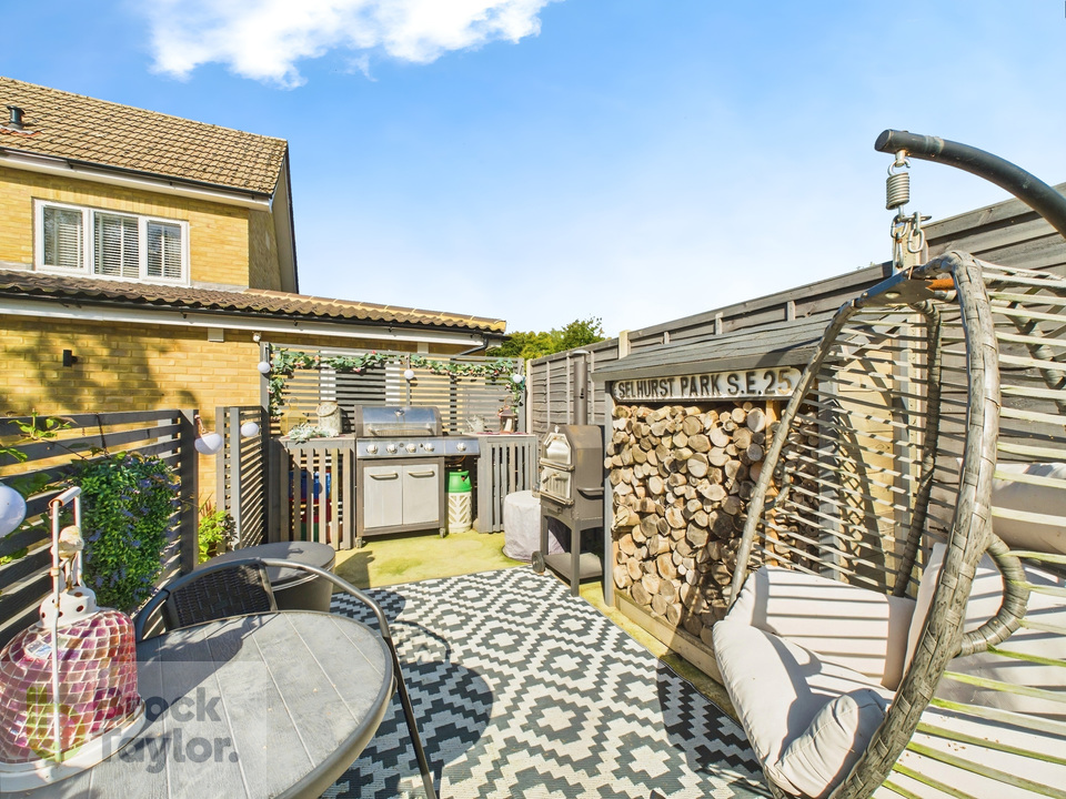 4 bed detached house for sale in Covert Mead, Handcross - Property Image 21