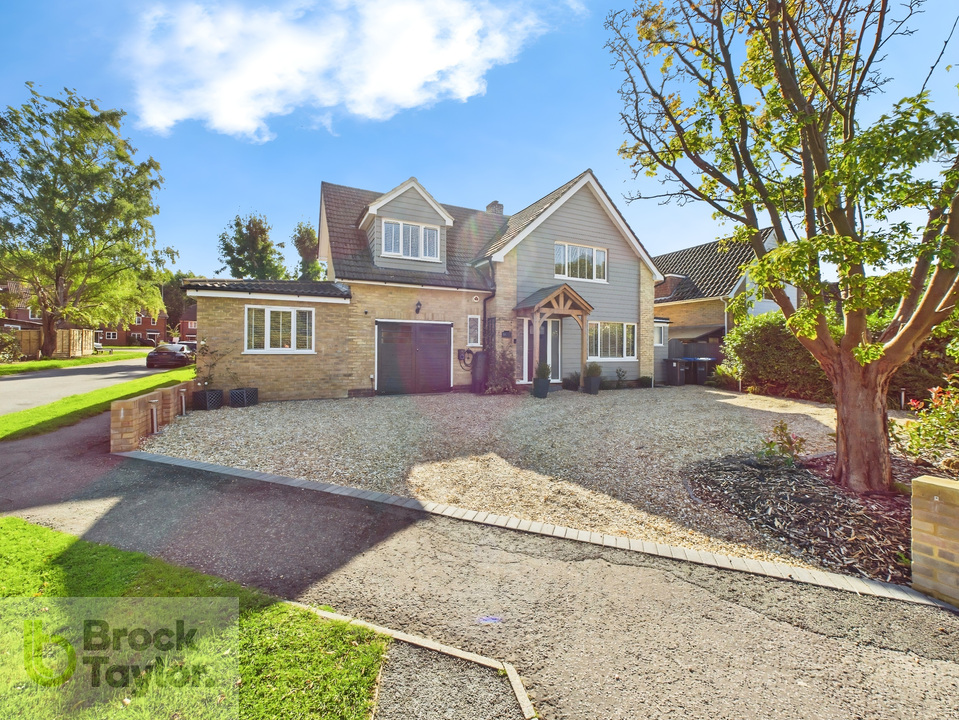 4 bed detached house for sale in Covert Mead, Handcross