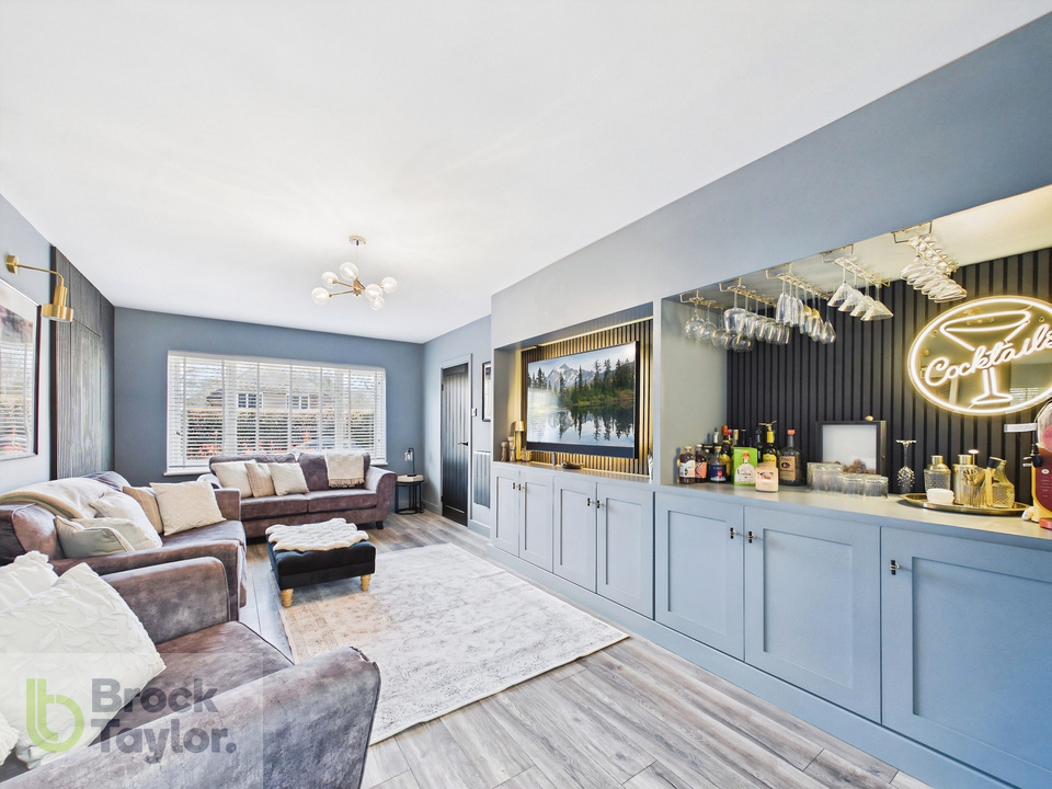 4 bed detached house for sale in Covert Mead, Handcross - Property Image 2