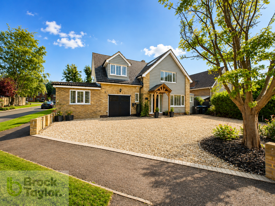 4 bed detached house for sale in Covert Mead, Handcross  - Property Image 1