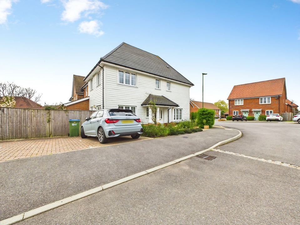 3 bed semi-detached house for sale in Windacres Farm Lane, Rudgwick, Horsham, West Sussex  - Property Image 13