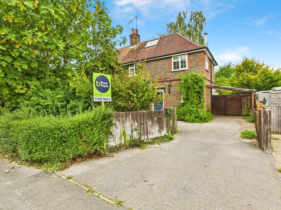2 bed detached house for sale in Billingshurst Road, Broadbridge Heath, HORSHAM