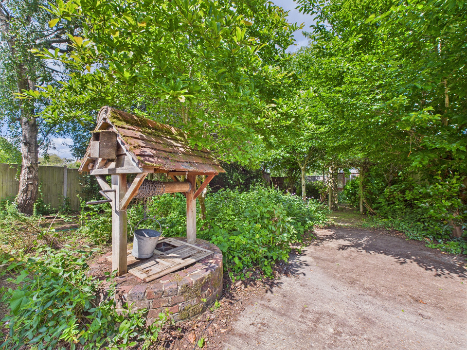 2 bed detached house for sale in Billingshurst Road, Broadbridge Heath, HORSHAM - Property Image 10