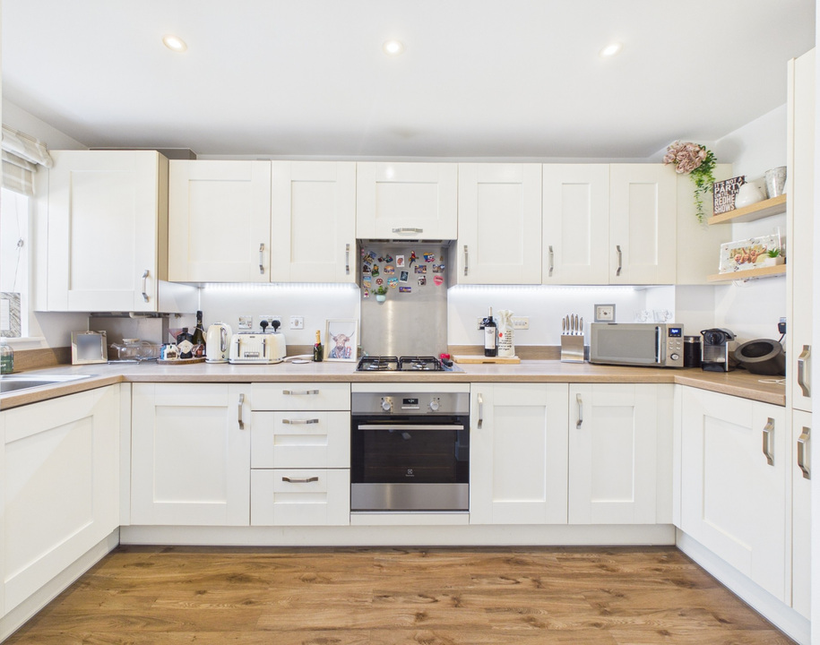 2 bed terraced house for sale in High Beeches, Faygate  - Property Image 12