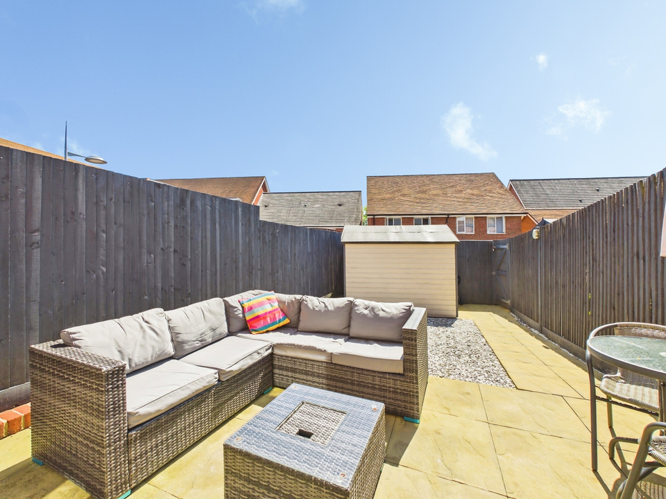 2 bed terraced house for sale in High Beeches, Faygate  - Property Image 17