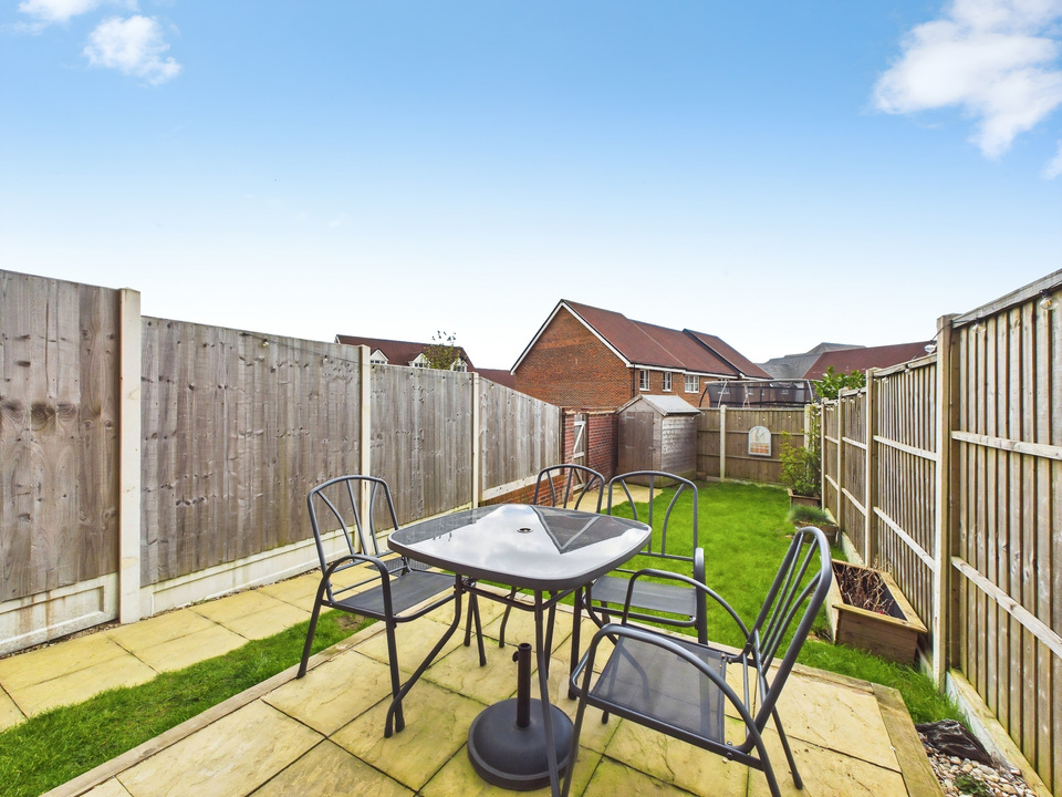 2 bed end of terrace house for sale in Somerset Road, Faygate, Horsham, West Sussex  - Property Image 9
