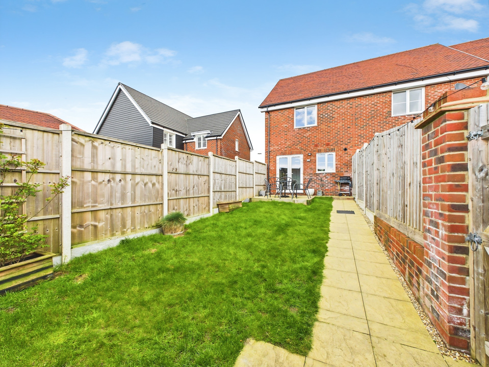2 bed end of terrace house for sale in Somerset Road, Faygate, Horsham, West Sussex  - Property Image 10