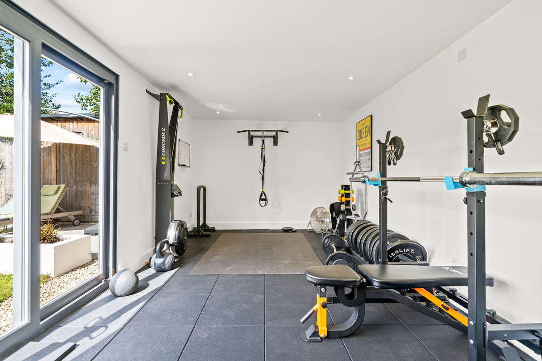 5 bed end of terrace house for sale in Devonshire Road, Horsham  - Property Image 24