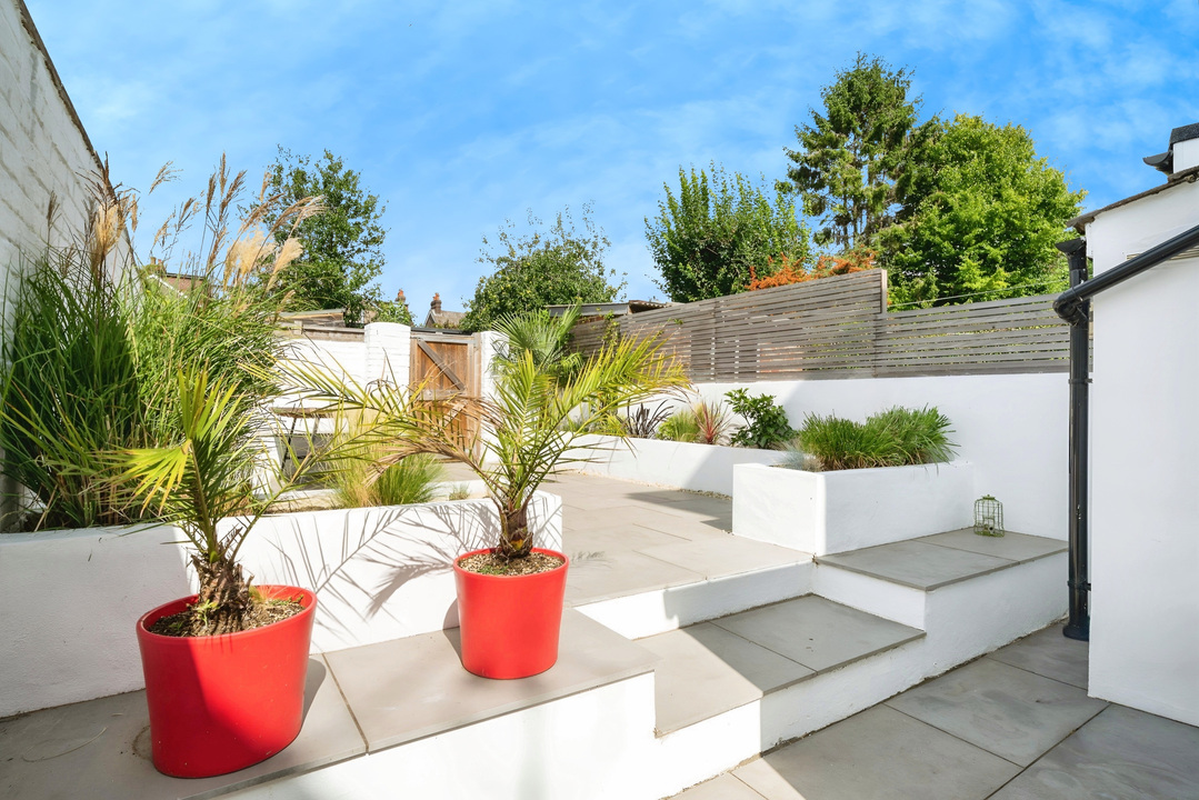 5 bed end of terrace house for sale in Devonshire Road, Horsham  - Property Image 26