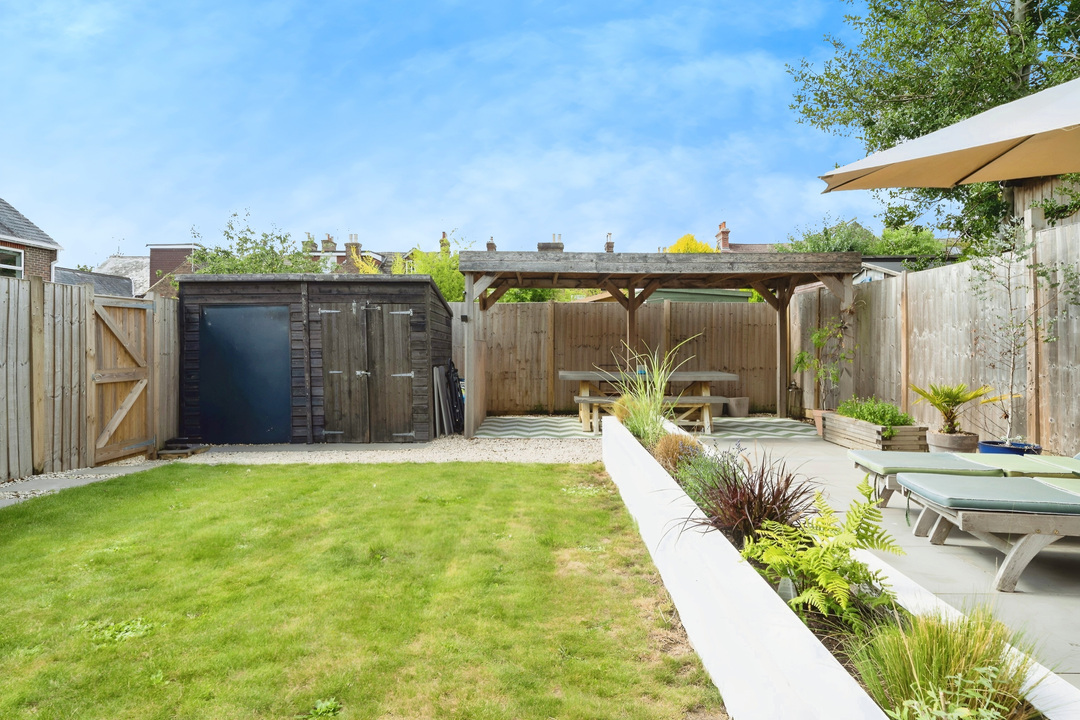 5 bed end of terrace house for sale in Devonshire Road, Horsham  - Property Image 28