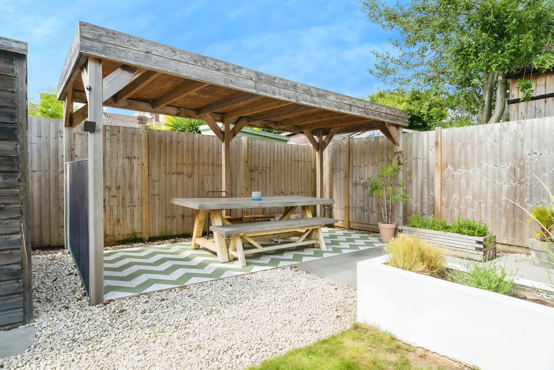 5 bed end of terrace house for sale in Devonshire Road, Horsham  - Property Image 30