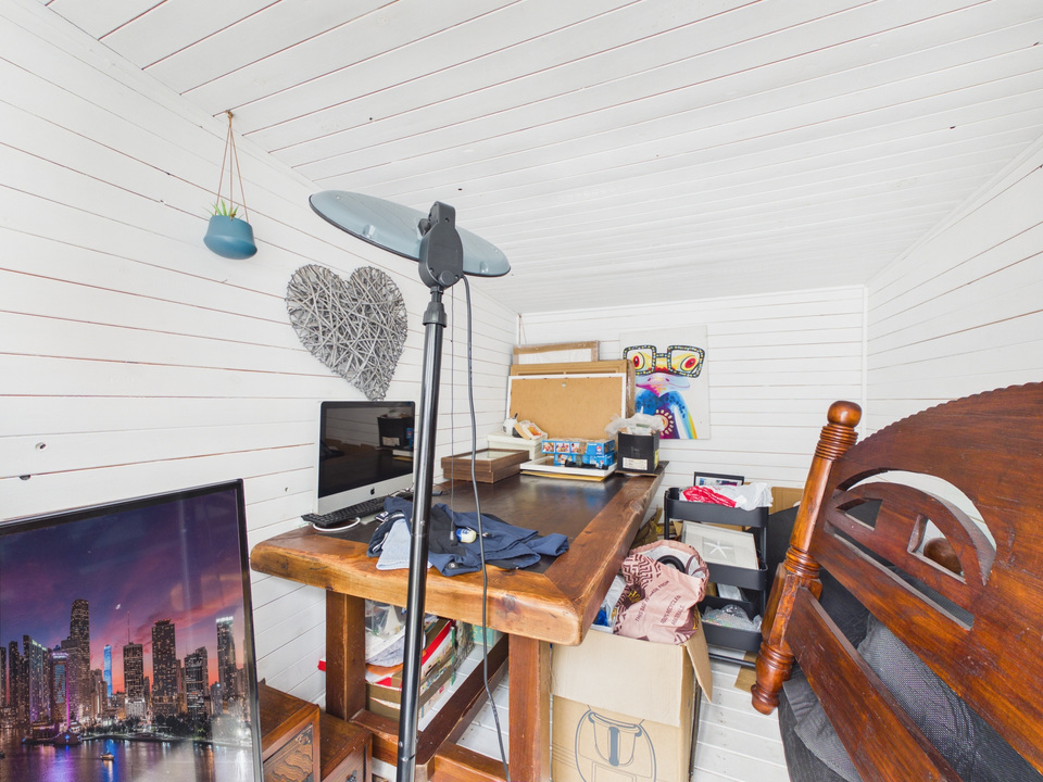 3 bed semi-detached house for sale in Barrington Road, Horsham, West Sussex - Property Image 22