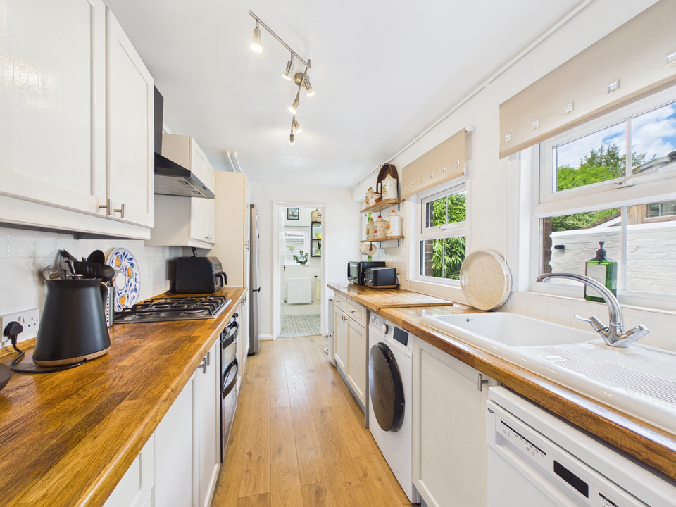 3 bed semi-detached house for sale in Barrington Road, Horsham, West Sussex - Property Image 4