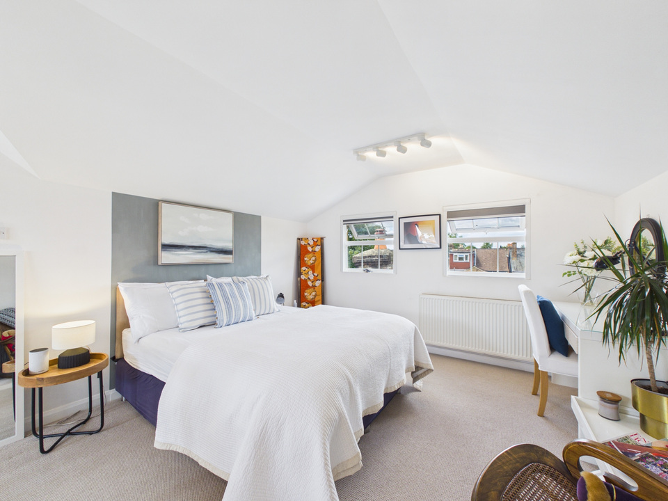 3 bed semi-detached house for sale in Barrington Road, Horsham, West Sussex - Property Image 20